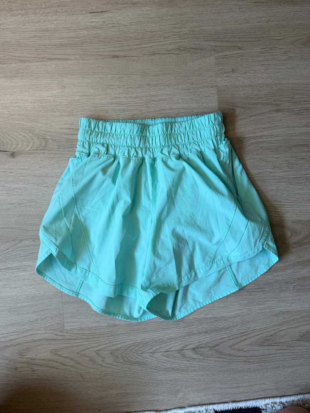 Lululemon HR track that shorts